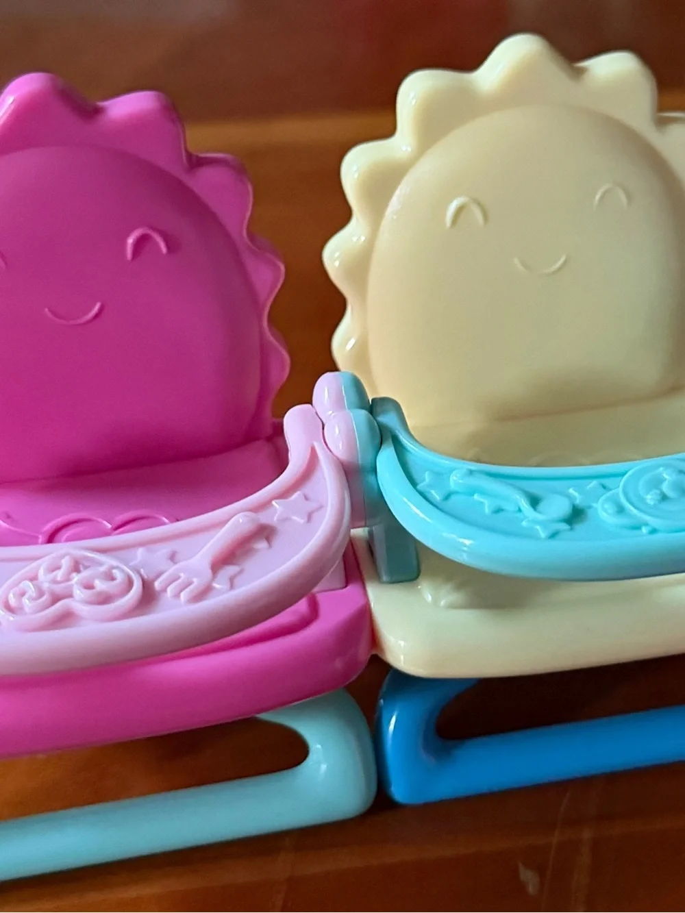 Disney Junior TinyTot High Chair Doll twins dollhouse chairs and cribs TOTS